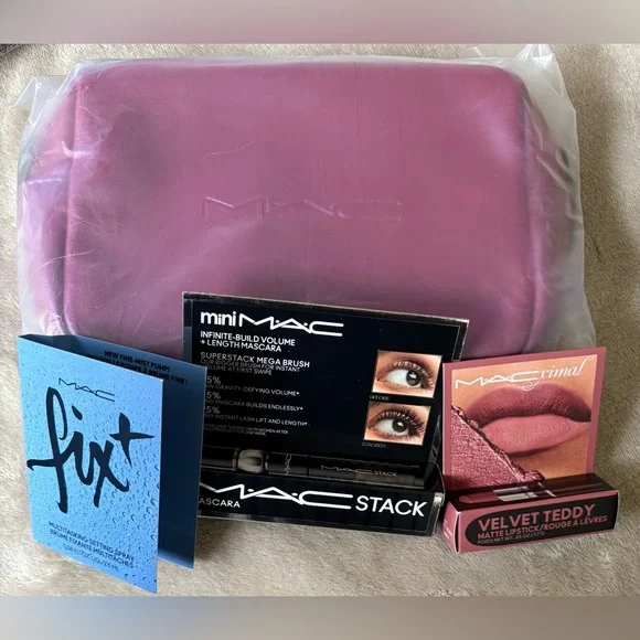 MAC Mini Makeup Set with Cosmetic Bag, NEW! - Picture 13 of 14